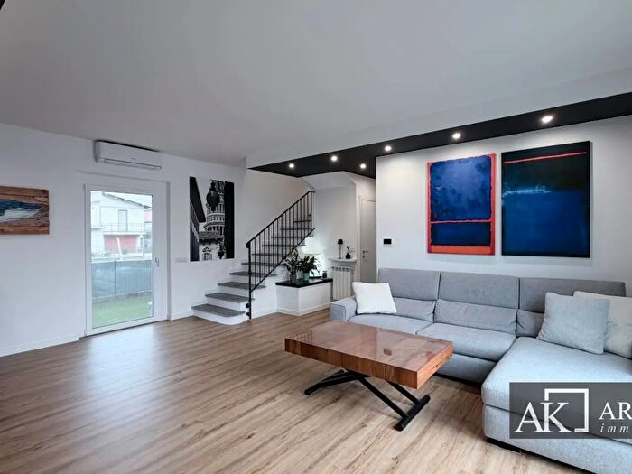 Appartamento quadrilocale in vendita in Via Agnelli, Novara