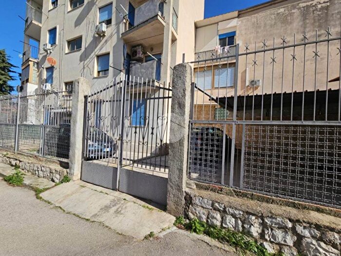 Appartamento trilocale in affitto in Largo dei falchi, Guadagna, Palermo