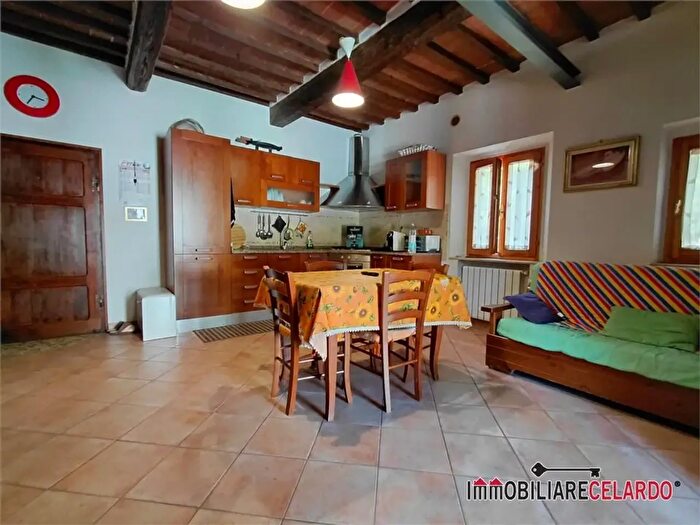 Appartamento trilocale in vendita in Colle Di Val D'Elsa