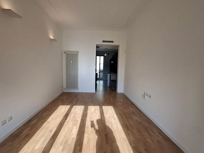 Appartamento bilocale in affitto in Via degli Scipioni, Morgagni, Milano