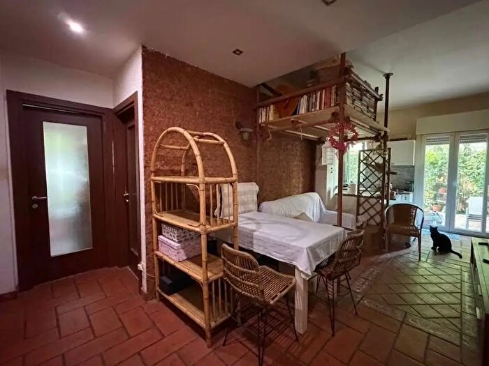 Appartamento trilocale in vendita in Via Puccini, Trieste