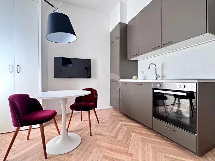 Appartamento bilocale in affitto in Via Farini, Milano