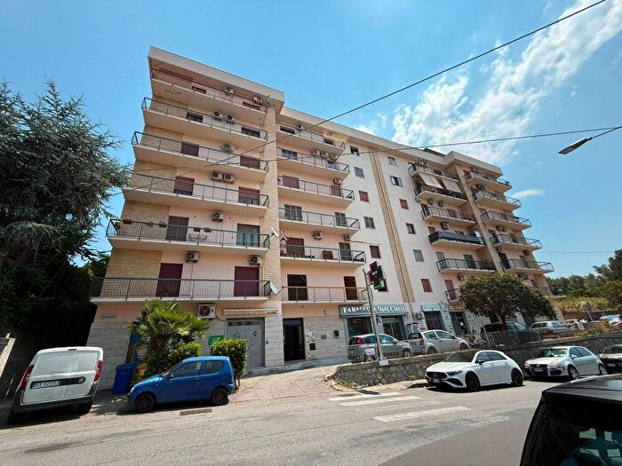 Appartamento trilocale in affitto in Viale dei Bizantini, Sala, Catanzaro