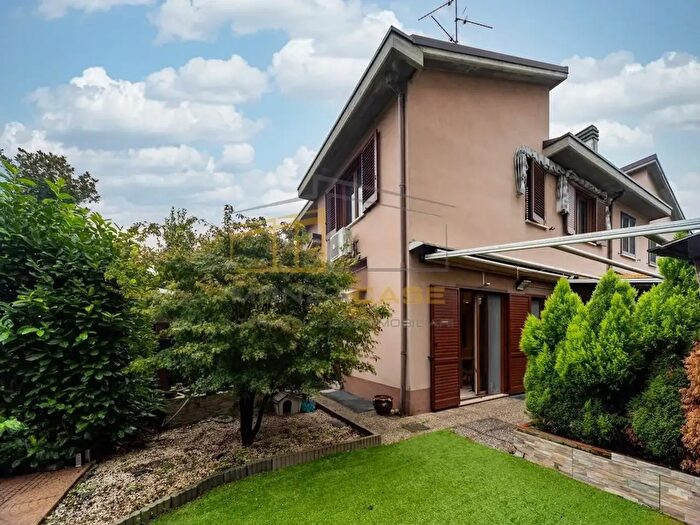 Casa trilocale in vendita in Via Copernico, Biassono