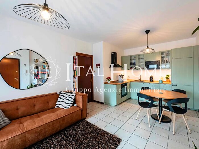 Appartamento trilocale in vendita in Via Alberico da Rosciate, Bergamo