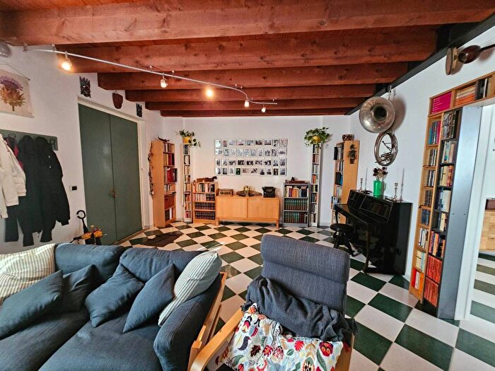 Casa con 5 locali in vendita in Via Martiri delle Foibe, Robecco sul Naviglio