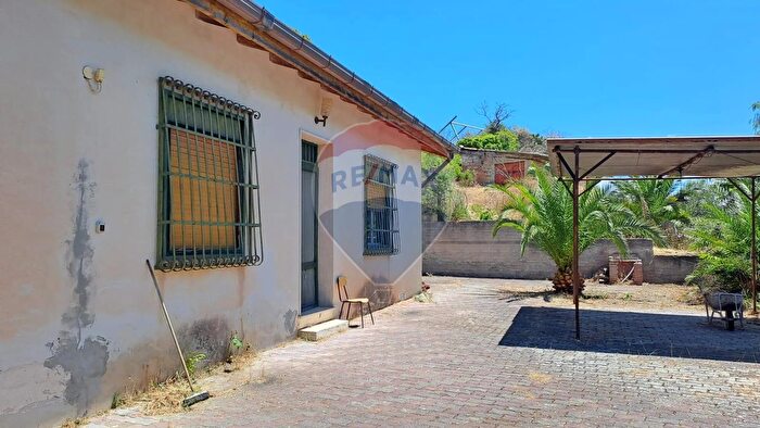 Casa quadrilocale in vendita in Contrada Campoliberto, Vizzini