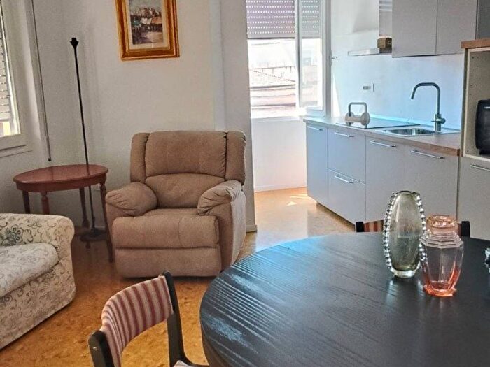 Appartamento con 5 locali in affitto in Via Tempio, Villanova, Cagliari