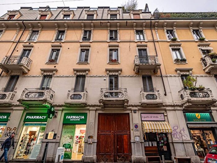 Appartamento trilocale in affitto in Via Piero della Francesca, Sempione, Milano