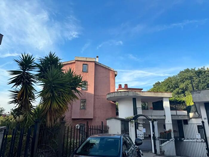 Appartamento trilocale in vendita in Via Panoramica, Salerno