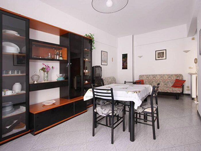 Appartamento bilocale in affitto in Via Roma Borgo Barusso, Alassio