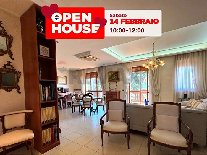 Appartamento con 8 locali in vendita in Via Martiri VI Ottobre, Lanciano