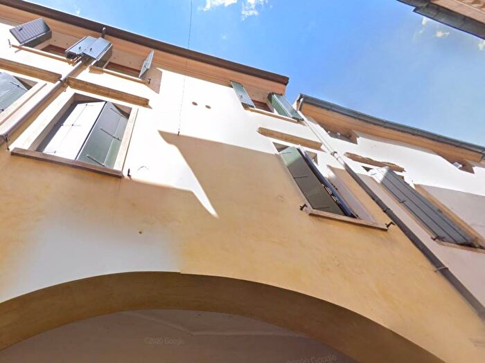 Appartamento trilocale in vendita in Via del Vescovado, Piazze Duomo, Padova