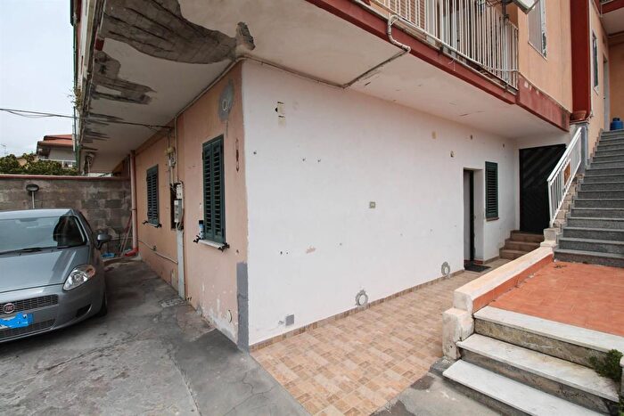 Appartamento trilocale in vendita in Via Macello, Catania