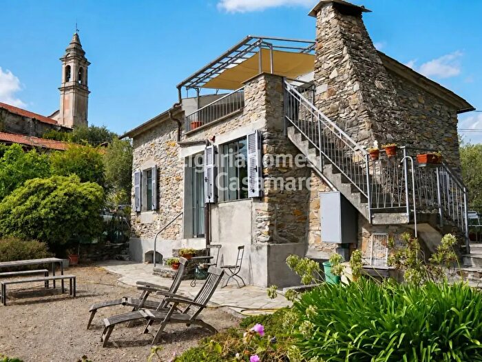 Casa con 7 locali in vendita in Via Santa Brigida, Dolcedo