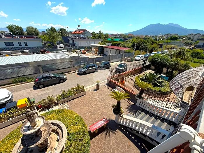 Appartamento quadrilocale in vendita in Via Giacomo Leopardi, Volla