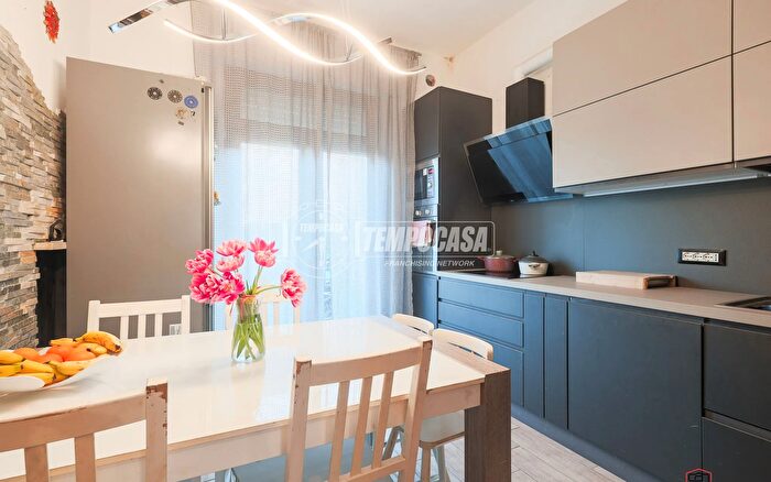 Appartamento quadrilocale in vendita in Via Giuseppe Lipparini, Rimini