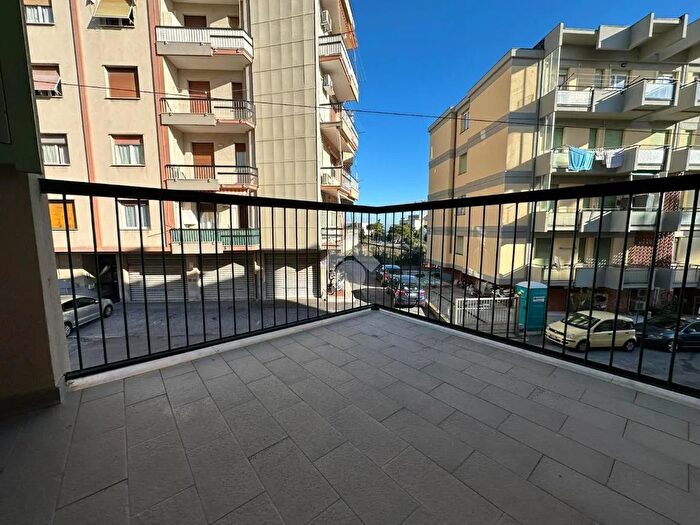Appartamento quadrilocale in vendita in Via Genova, Savona