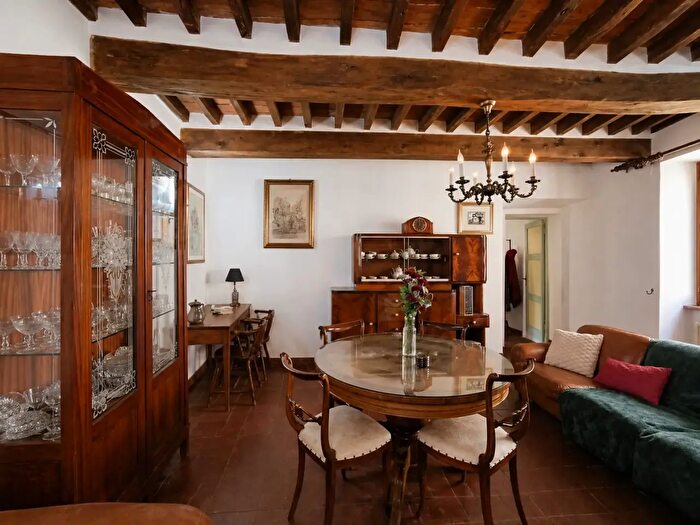 Appartamento con 8 locali in vendita in Via Giacomo Matteotti, Sinalunga