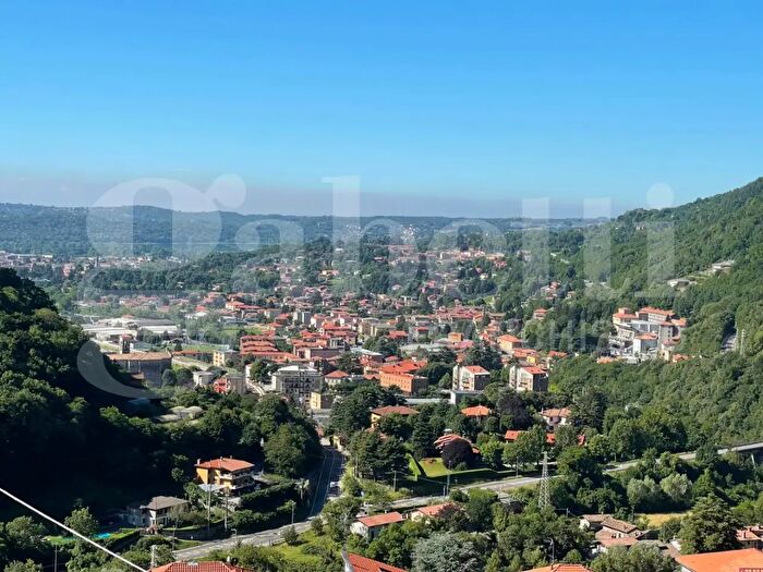 Appartamento trilocale in vendita in Via Carabinieri Snc, Caslino D'Erba