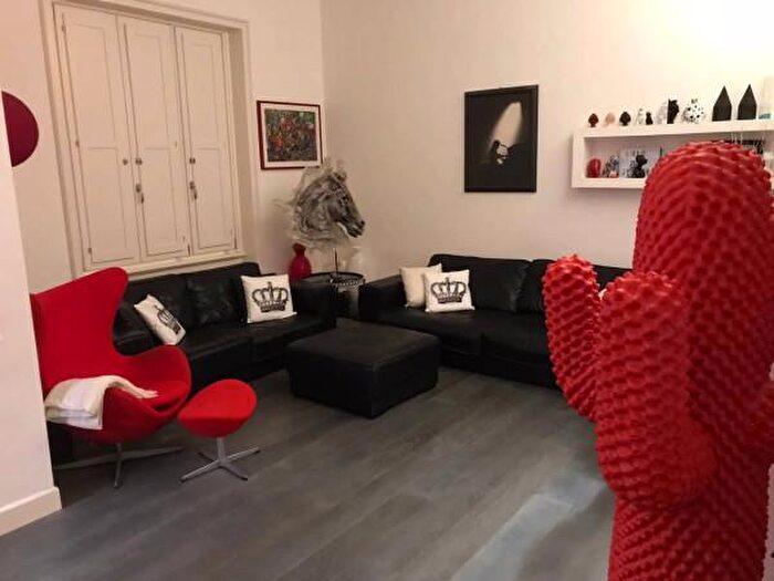 Casa con 5 locali in vendita in Viale Trento, Pesaro