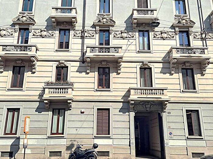 Appartamento quadrilocale in affitto in Via Gustavo Modena, Indipendenza, Milano