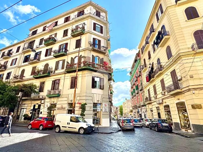 Appartamento quadrilocale in vendita in Via Nicola Rocco, Napoli