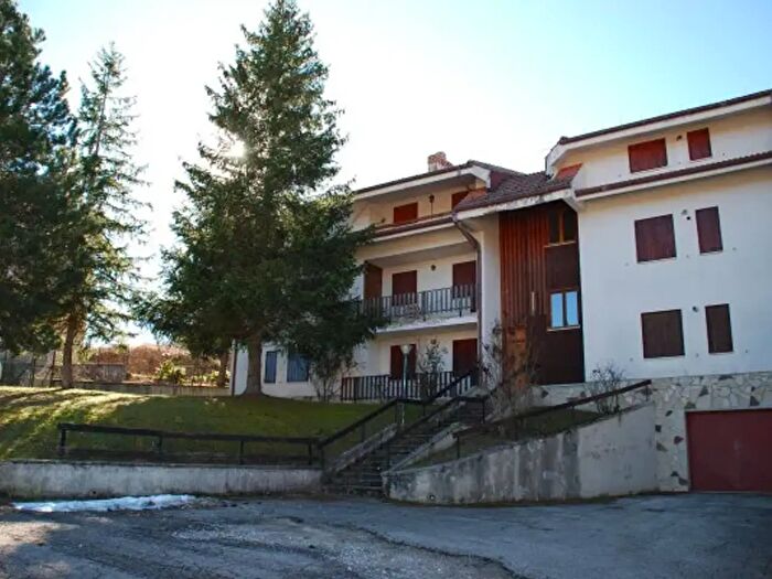 Appartamento trilocale in vendita in Via Pescara, Pescocostanzo