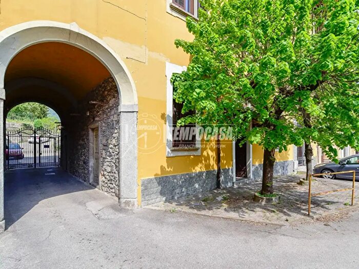 Appartamento trilocale in vendita in Piazza IV Novembre, Ponte Lambro