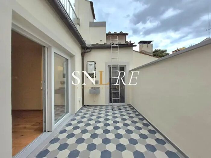 Appartamento con 5 locali in vendita in Via delle Ruote, Firenze