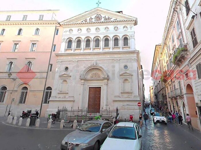 Appartamento quadrilocale in affitto in Via di Santa Chiara, Pantheon, Roma