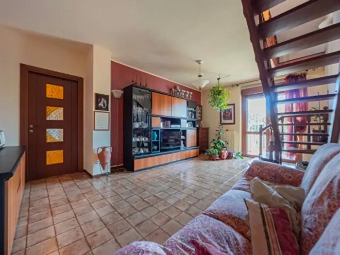 Appartamento con 6 locali in vendita in Via Domenico Badalin, Asti