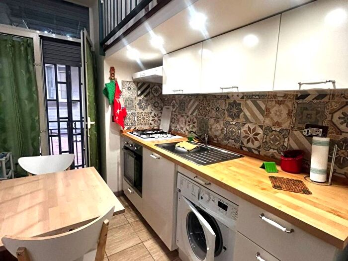 Appartamento bilocale in affitto in Via Giacomo Savarese, Mercato, Napoli