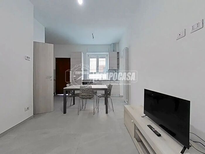 Appartamento bilocale in affitto in Via Umberto I, Biassono