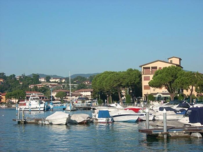 Appartamento bilocale in affitto in Via Roma, Sarnico