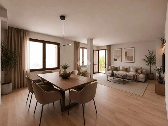 Casa quadrilocale in vendita in Via Nazionale, Costa Volpino
