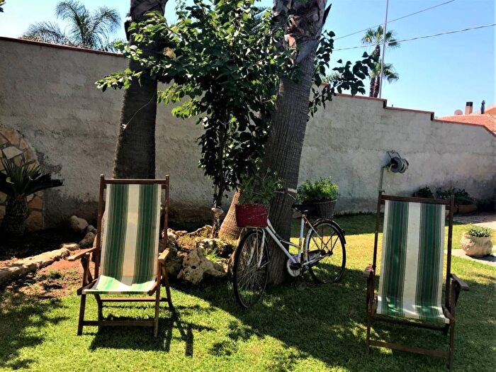 Casa con 5 locali in affitto in Via del Luccio, Ognina, Siracusa