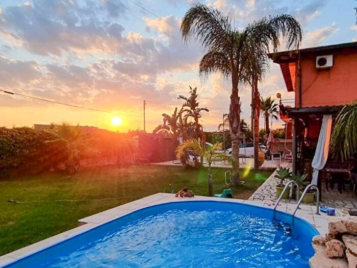 Casa con 6 locali in affitto in Viale dei Fiori, Agnone, Augusta