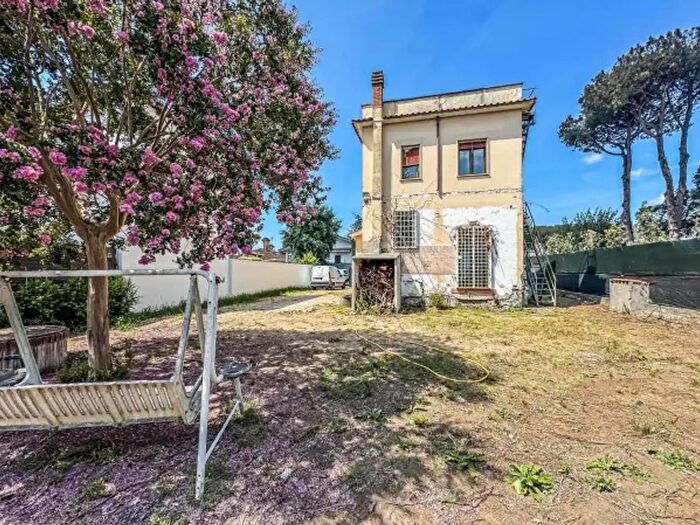 Casa trilocale in vendita in Via Luigi Torchi, Roma