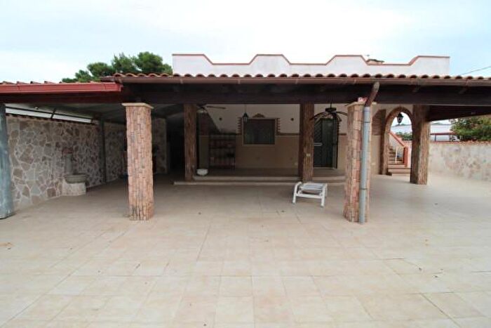 Casa con 5 locali in vendita in Strada, Lizzano