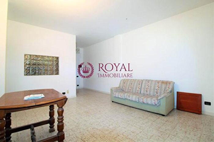 Appartamento trilocale in vendita in Livorno