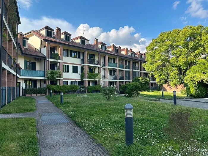 Appartamento bilocale in vendita in Via Via Moirano, Settimo Milanese