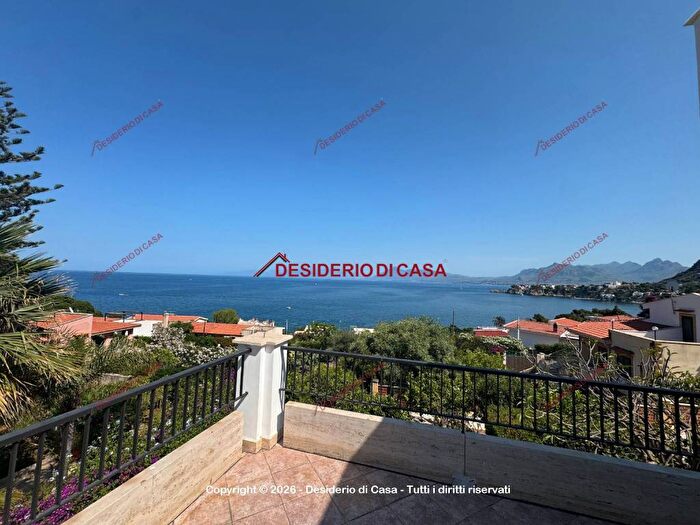 Casa quadrilocale in affitto in Via Francesco Paolo Perez, Centro, Santa Flavia
