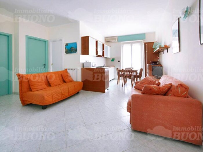 Casa trilocale in affitto in Via Londra, Via Roma Borgo Barusso, Alassio