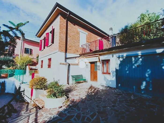 Casa con 6 locali in vendita in Via Montegelli Mellino, Sogliano Al Rubicone