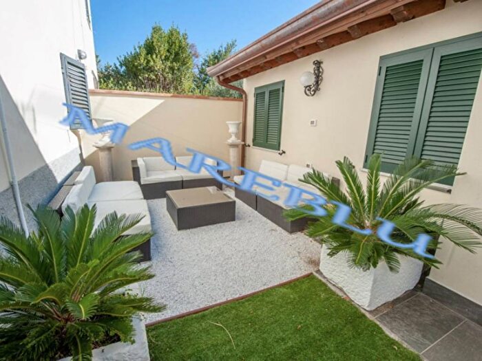 Casa quadrilocale in affitto in Via Balilla, Centro, Forte dei Marmi