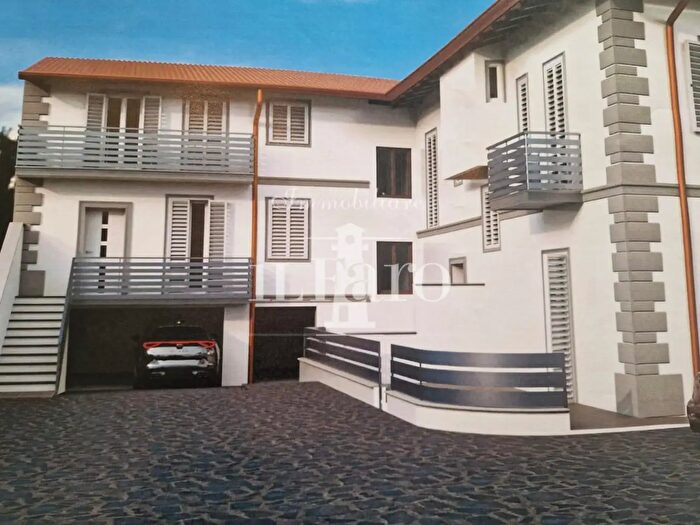 Casa con 5 locali in vendita in Ella Chiesa, Signa