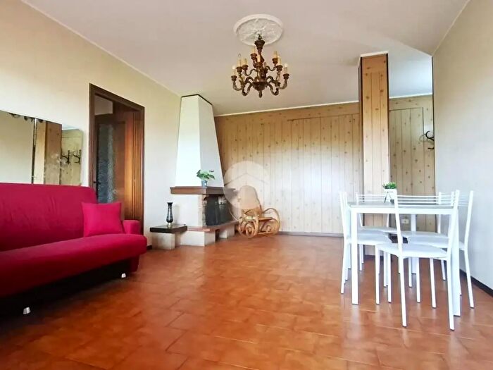 Appartamento trilocale in vendita in Via Angelo Montagna, Voghera