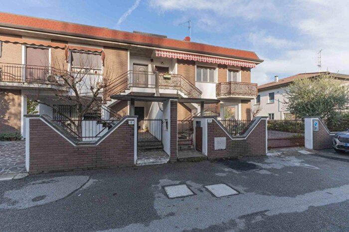 Casa con 5 locali in vendita in Sacco E Vanzetti, Medicina