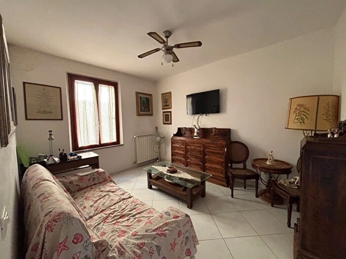 Appartamento trilocale in vendita in Via del Botteghino, Scandicci